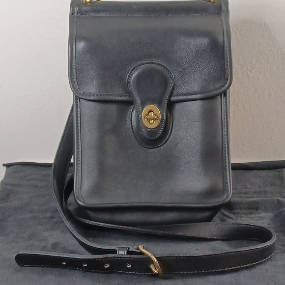 Classic Black Leather Men's Bag